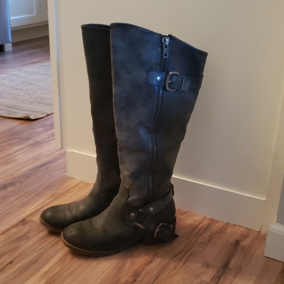 Boots - Picture 3 of 3